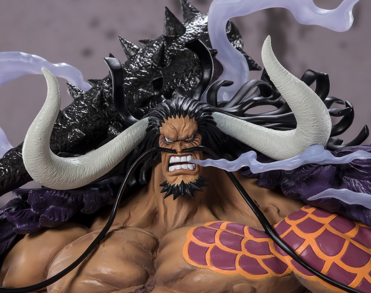 'One Piece' Kaido, King of The Beasts statue - Bent Corner