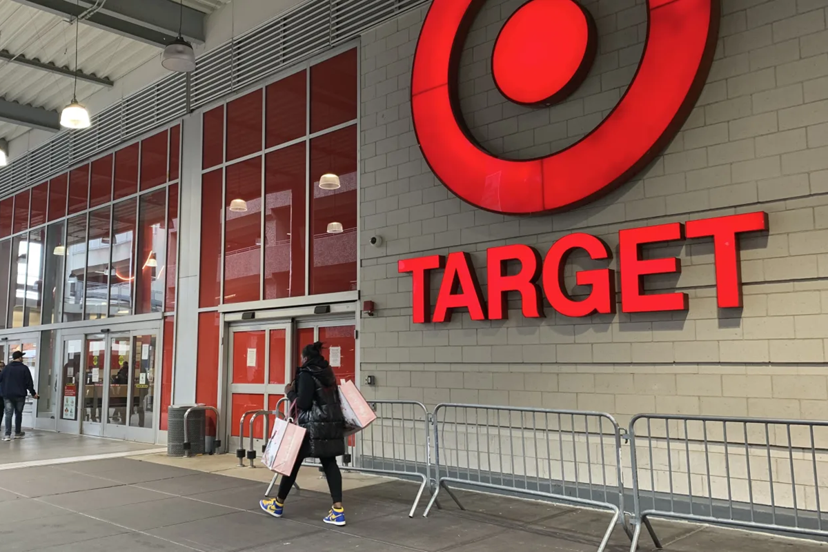 Pokémon idiot tries to get two Target associates fired